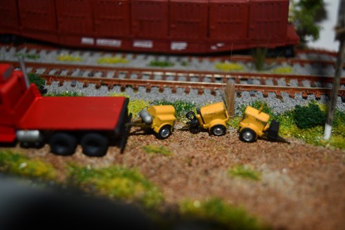 Scale construction trailers - n,